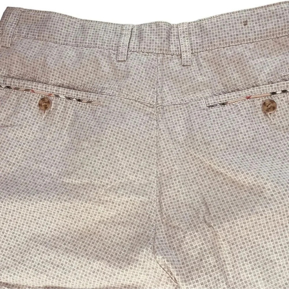 Burberry Men's Cream & Gray Gingham Flat Front Shorts - Picture 8 of 12